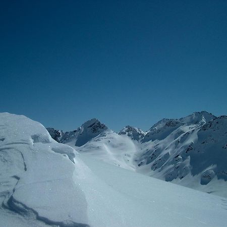 Hotel & Restaurant Forni Airolo Luaran gambar